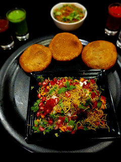 ઈન્દોરી કચોરી (Indori Kachori Recipe In Gujarati) રેસીપી મુખ્ય ફોટો