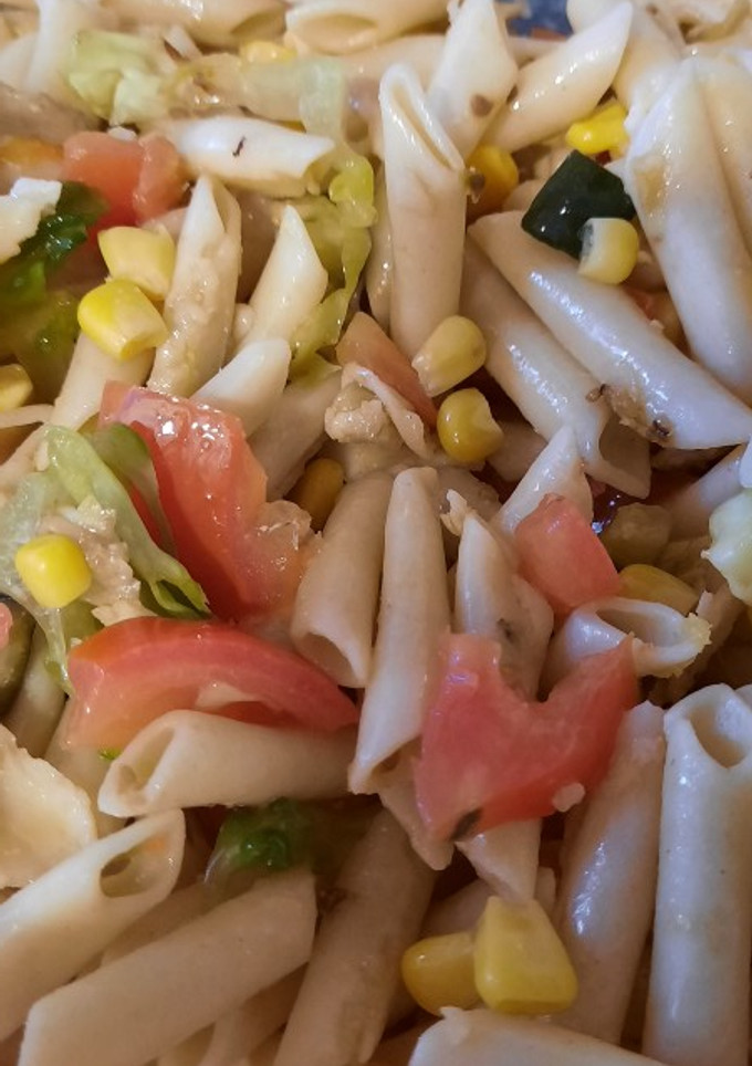 Una foto de Pasta templada con verduras