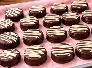 Una foto de Alfajores de Cacao Dulce y Manjar
