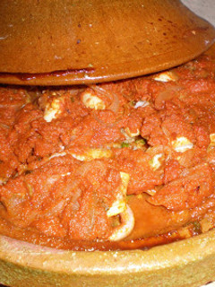 Una foto de Tajine de pescado y marisco (samkeh tajine)