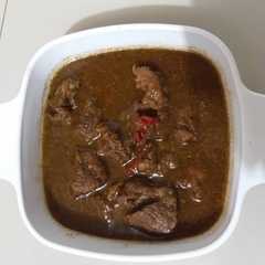 A picture of Semur daging empuk.