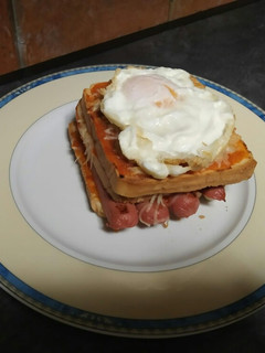 Una foto de Francesinha fácil