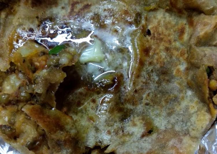 Moongdaal paratha