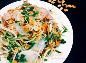 Hình của món Nộm Tai Mui 🥗.