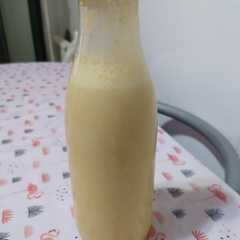Una foto de Batido de mango, plátano y avena
