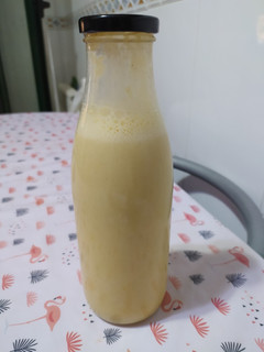 Una foto de Batido de mango, plátano y avena