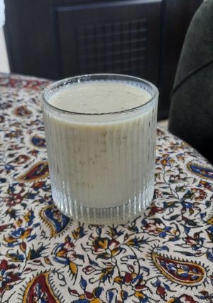 عکسی از دستور شیر موز خرما