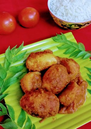 A picture of Spicy duck egg masala / hanser dim kosha.