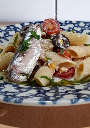 Una foto de Ensalada simple con mostacholi