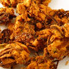 A picture of Onion Pakoda.