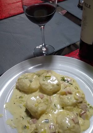 Una foto de Ñoquis de papas rellenos con muzarella