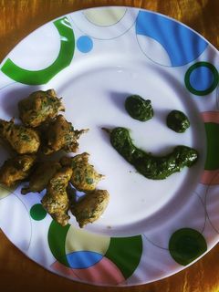 पालक पकोड़ा (Palak pakoda recipe in Hindi) रेसिपी मुख्य फोटो