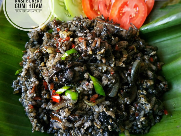 Cara Memasak Nasi Goreng Cumi Hitam Praktis