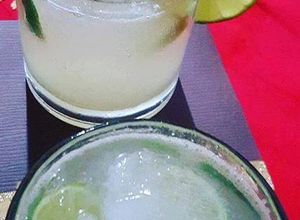 Una foto de Caipiriña (Caipirinha)