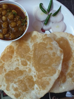 मैदा के भटूरे (Maide ke Bhature recipe in hindi) रेसिपी मुख्य फोटो