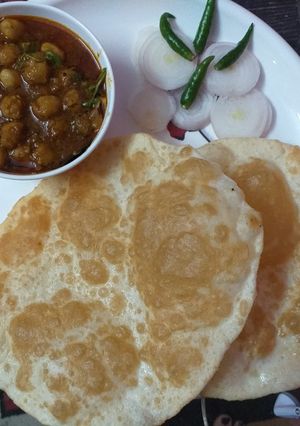 मैदा के भटूरे (Maide ke Bhature recipe in hindi) रेसिपी मुख्य फोटो