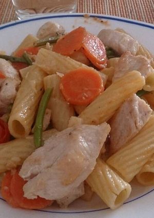 Una foto de Penne primavera