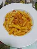 Macarrones con paté y chistorra