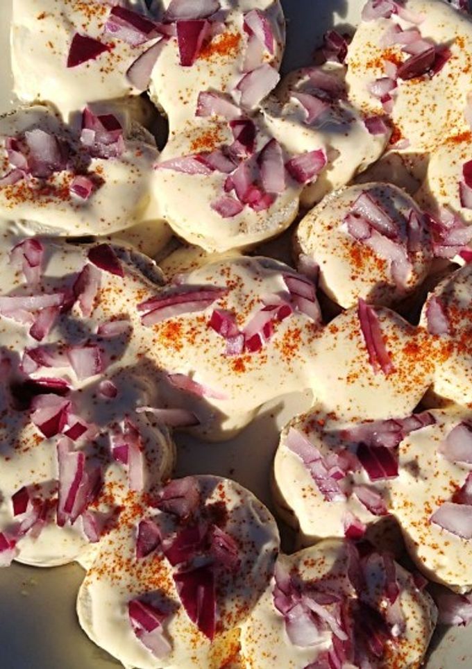 Una foto de Ensaladilla de huevas con mahonesa