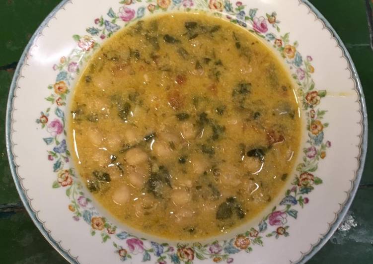 Potaje de garbanzos con espinacas