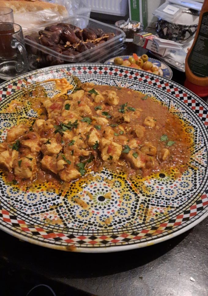 صورة لوصفة دجاج بالطماطم