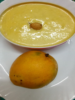 मैंगो की खीर (Mango Kheer Recipe in Hindi) रेसिपी मुख्य फोटो