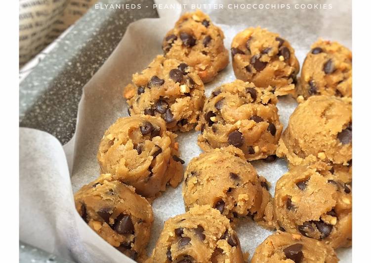 Cara Gampang Menyiapkan Peanut butter choccochips cookies / skippy cookies yang Lezat Sekali
