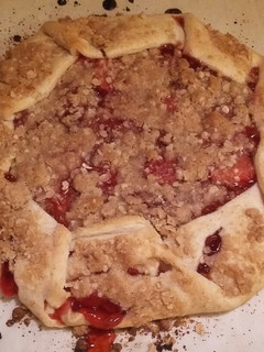 A picture of Easy Strawberry "Crumble-Tart".