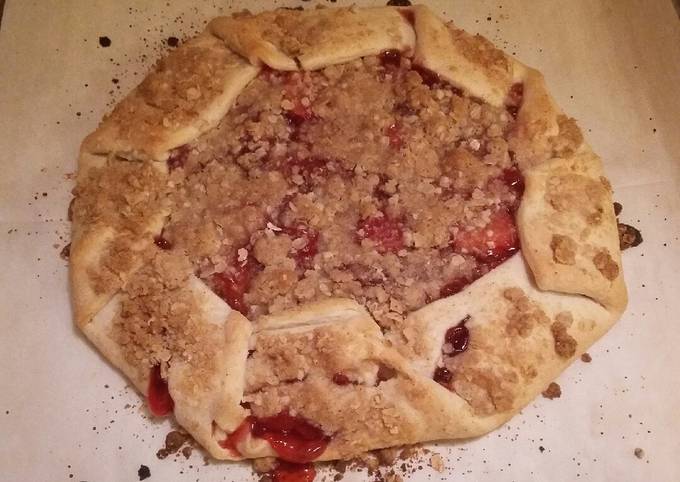 Easy Strawberry "Crumble-Tart"