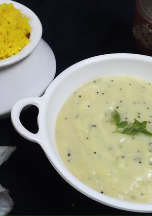 A picture of Gujrati kadhi and khichdi.