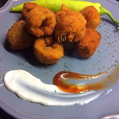 A picture of Mirchi fritters.
