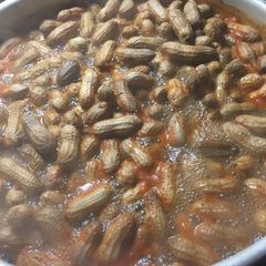 A picture of Cajun and beer boiled peanuts 🥜.