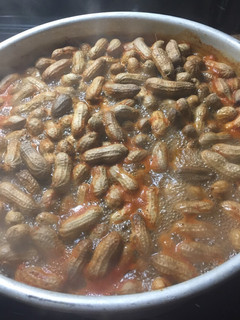 A picture of Cajun and beer boiled peanuts 🥜.