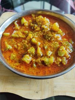 दोडक्याची भाजी (dodkyachi bhaji recipe in marathi) रेसिपी चे मुख्य फोटो 