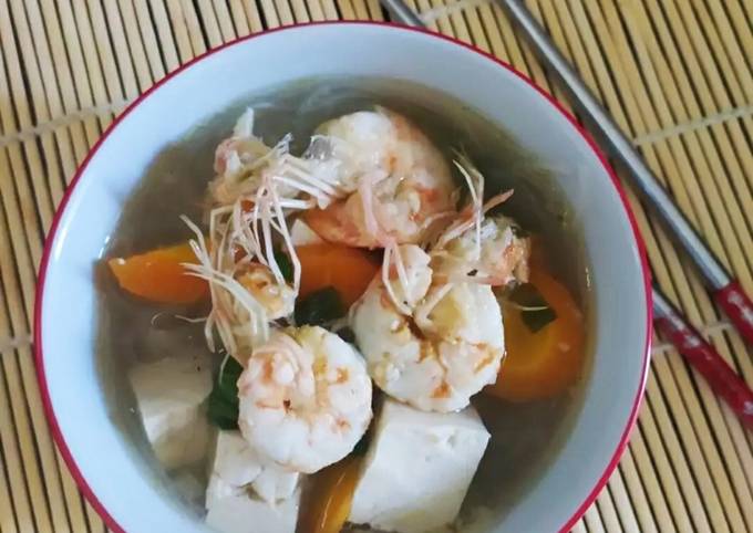 Mudah Banget Memasak Resep Sup Soun Tahu Udang