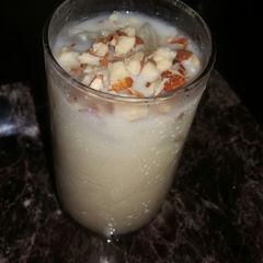 A picture of Almond Shake.