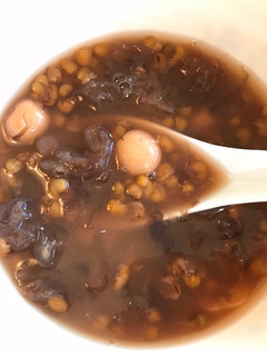 銀耳蓮子綠豆湯- 慢燉鍋版 的食譜成品照片