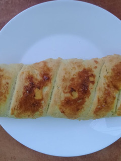 A picture of Golden bread.