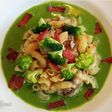 Pasta in Spinach Milk Sauce