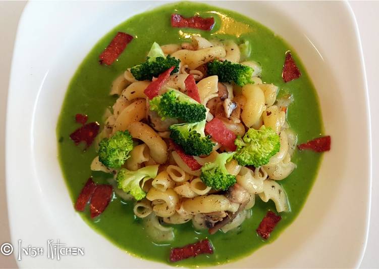 Recipe of Award-winning Pasta in Spinach Milk Sauce