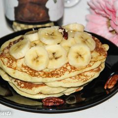 A picture of Banana Pecan Pancakes.