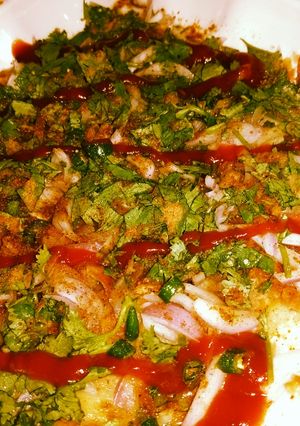 A picture of Dahi Phulki Chat.