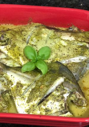বেকড পমফ্রেট ইন বেসিল আমন্ড পেস্ট (Baked Pomfret in Basil almond paste recipe in Bengali) রেসিপির প্রধান ছবি