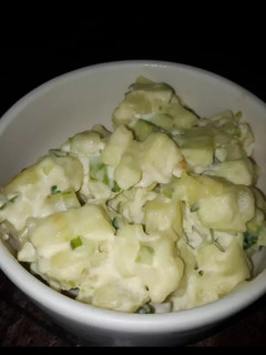 Una foto de Ensalada de manzana verde y papa