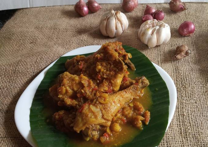 Bagaimana Menyiapkan Ayam Betutu yang Enak