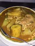 Sopa de frijoles blancos con costillas de cerdo