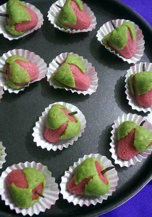 A picture of Almond strawberry delights.