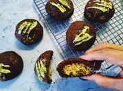 Gambar kue kering kacang pistachio