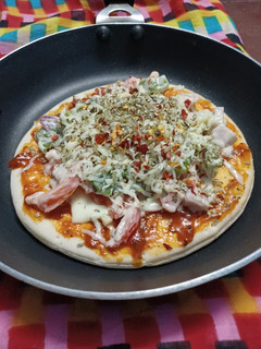 વેજિટેબલ ચીઝ પીઝા (Vegetable Cheese Pizza Recipe In Gujarati) રેસીપી મુખ્ય ફોટો