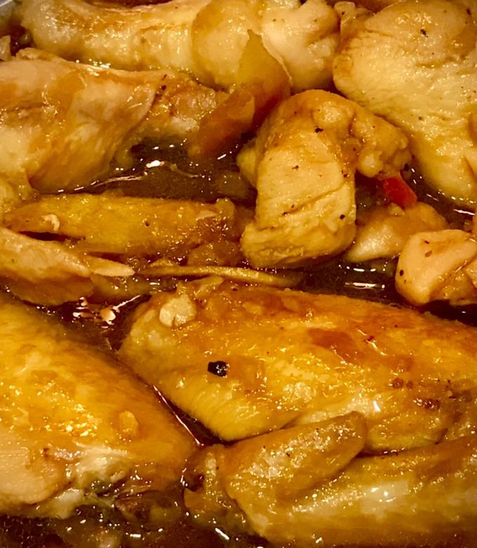 Hình của món Cánh Gà Kho Gừng.